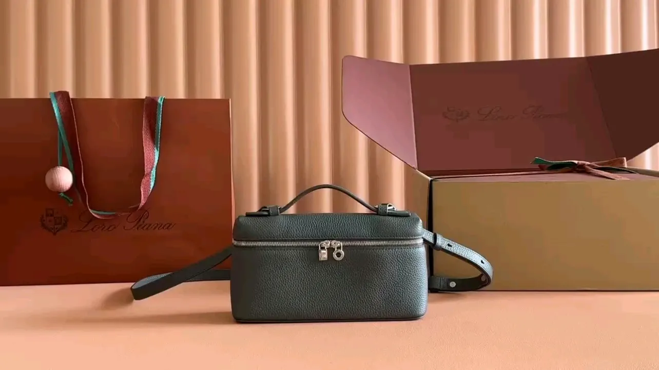 💋💋💋【Original leather configuration counter complete package】 𝐋𝐨𝐫𝐨 𝐏𝐢𝐚𝐧@ Extra pocket L19 series handbag/crossbody bag📦